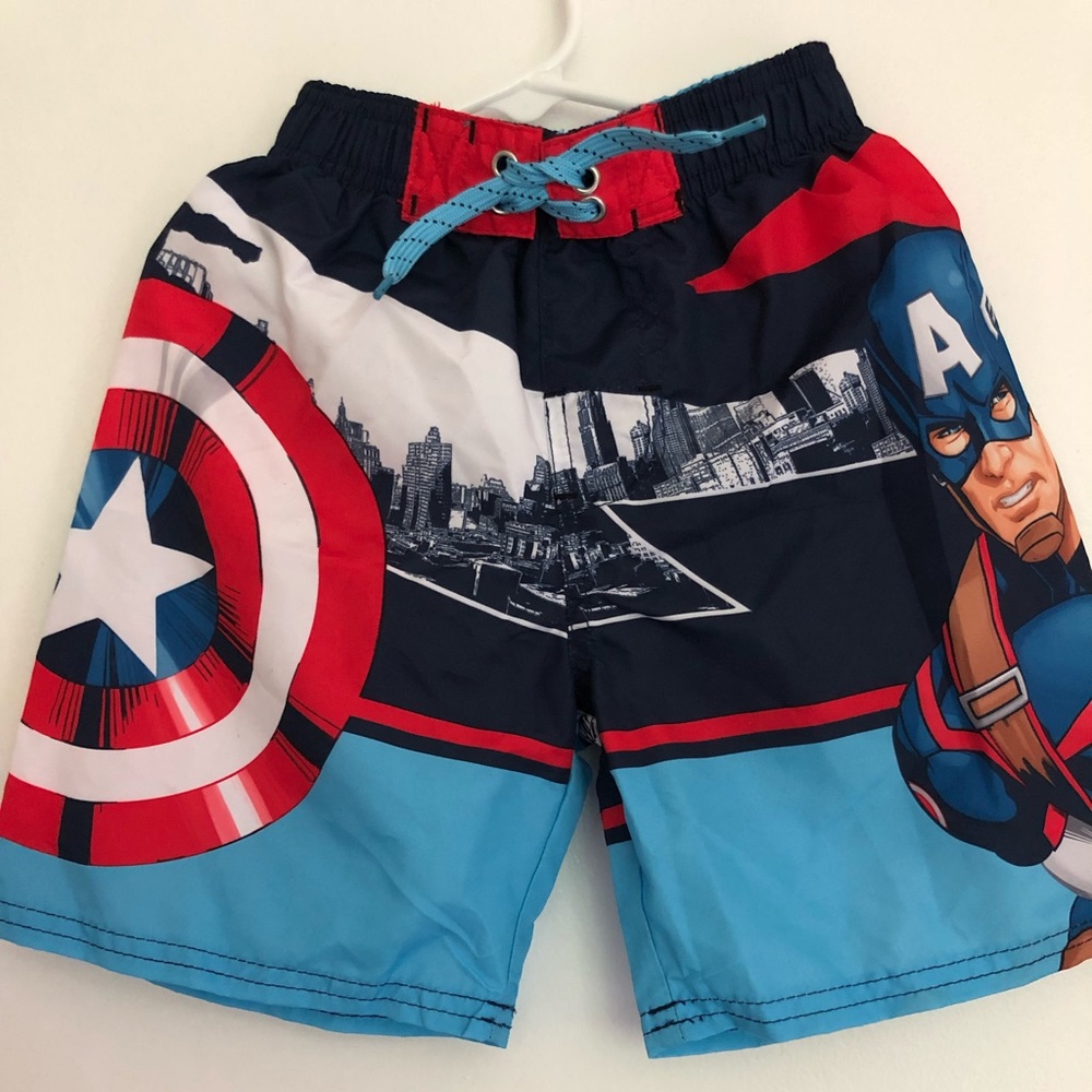 Swimsuit for boy size 4, pant of Captain America